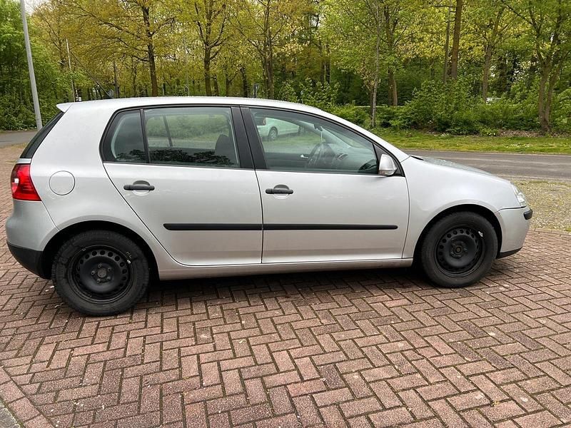 Gebraucht VW Golf 102 PS (75 kW) 2006 Silber Limousine