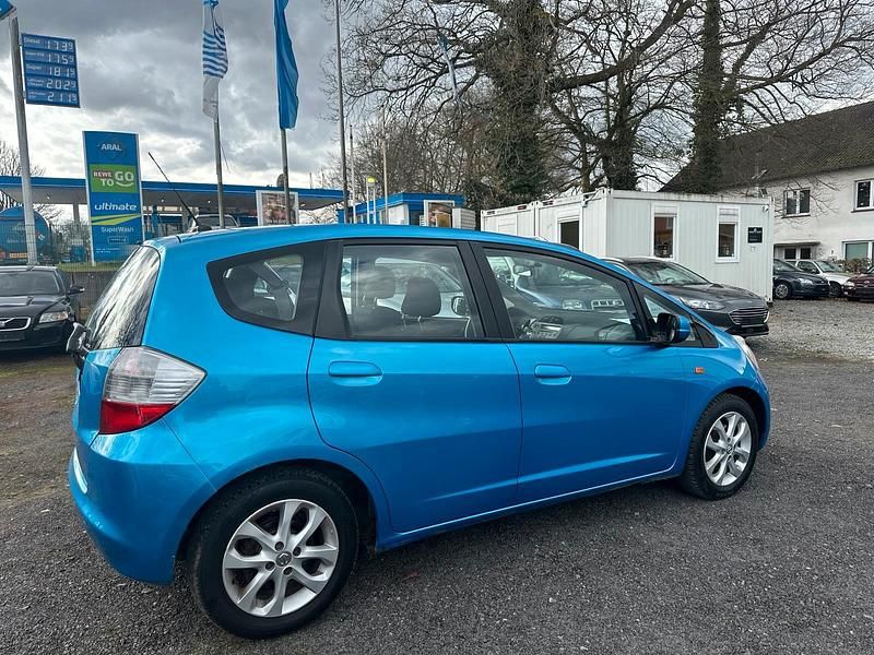Gebraucht Honda Jazz Trend 90 PS (66 kW) 2009 Blau Kleinwagen