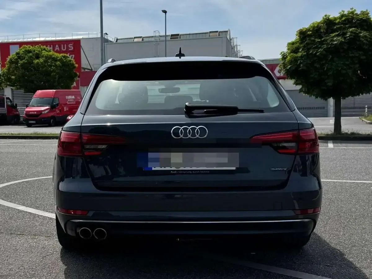 Gebraucht Audi A4 Design 190 PS (139 kW) 2016 Grau Kombi