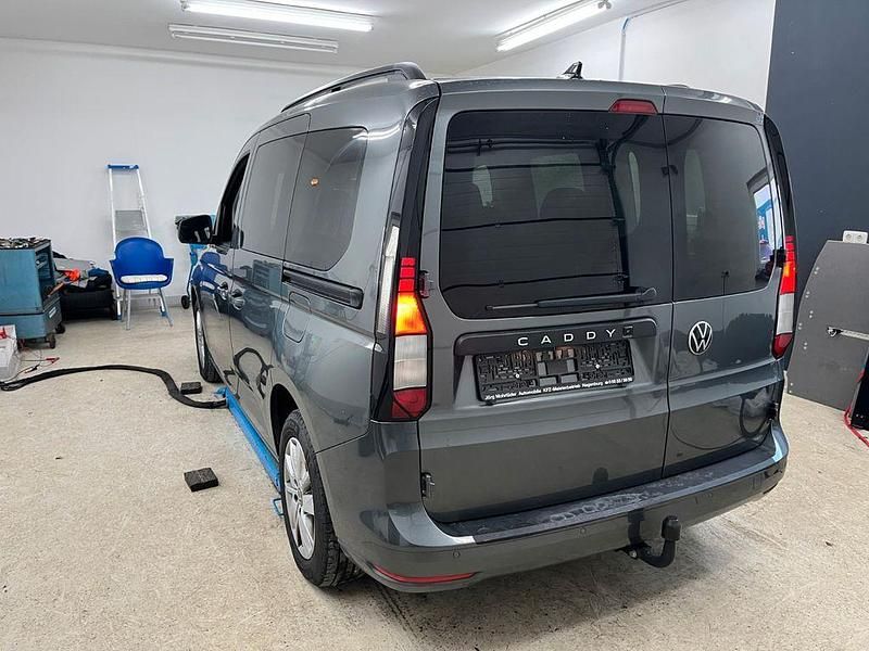 Gebraucht VW Caddy Life 122 PS (89 kW) 2022 Indiumgrau metallic Van / Kleinbus