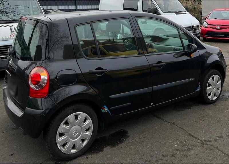 Usata Renault Modus 100 CV (73 kW) 2005 Nero Monovolume