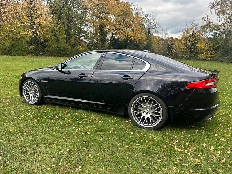 Gebraucht Jaguar XF Portfolio 241 PS (177 kW) 2012 Schwarz Limousine