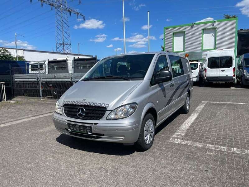 Silber Gebraucht 2009 Mercedes Vito Van / Kleinbus | 9.900 € (Etwas zu teuer) - Bild 1/4