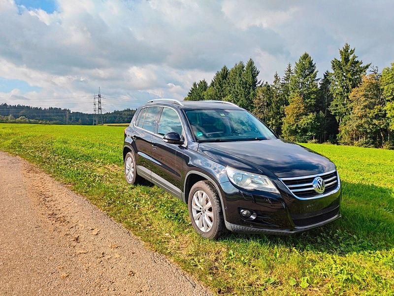 Schwarz Gebraucht 2009 VW Tiguan Team SUV | 8.980 € (Fairer Preis) - Bild 1/4