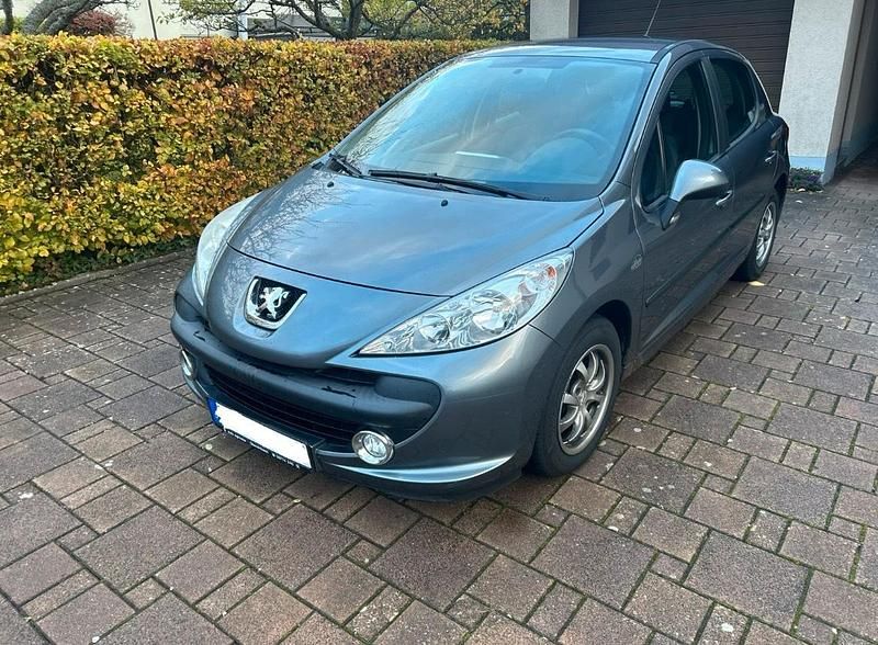 Grau Gebraucht 2008 Peugeot 207 Limousine | 1.000 € (Superpreis) - Bild 1/4