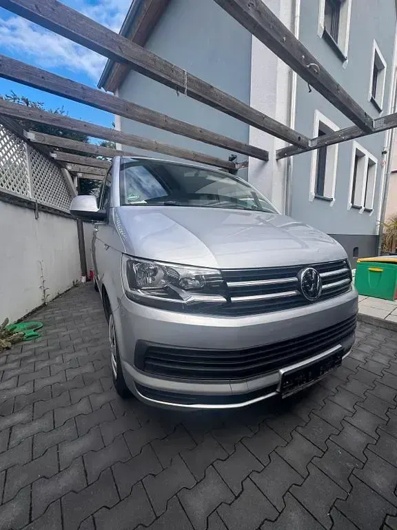 Gebraucht VW Caravelle 150 PS (110 kW) 2016 Silber Van