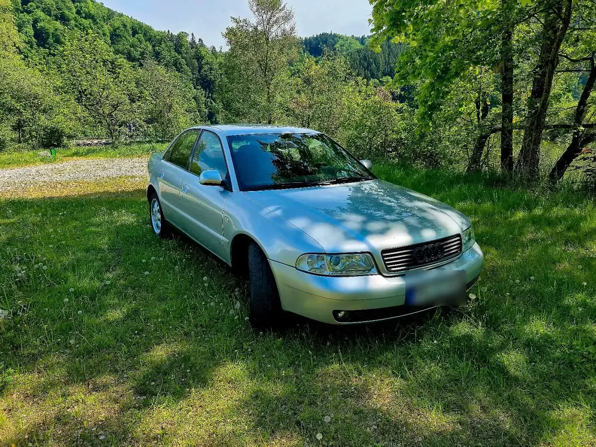 Gebraucht Audi A4 116 PS (85 kW) 2000 Grün Limousine