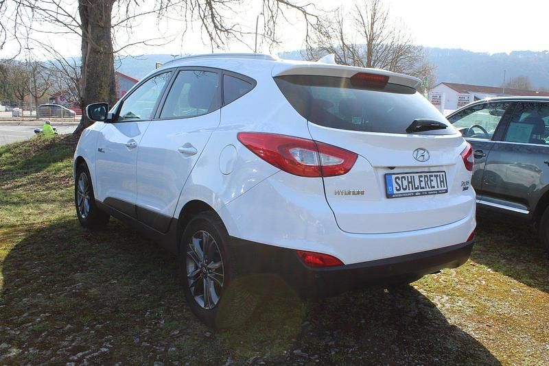 Gebraucht Hyundai ix35 Edition 135 PS (99 kW) 2015 Polar white / sol SUV