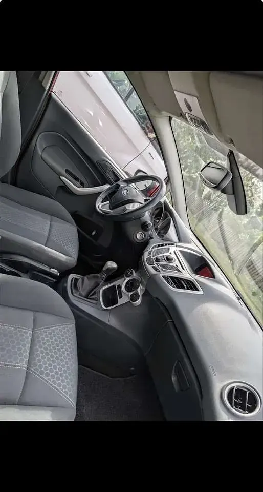 Gebraucht Ford Fiesta Titanium 97 PS (71 kW) 2009 Rot Kleinwagen