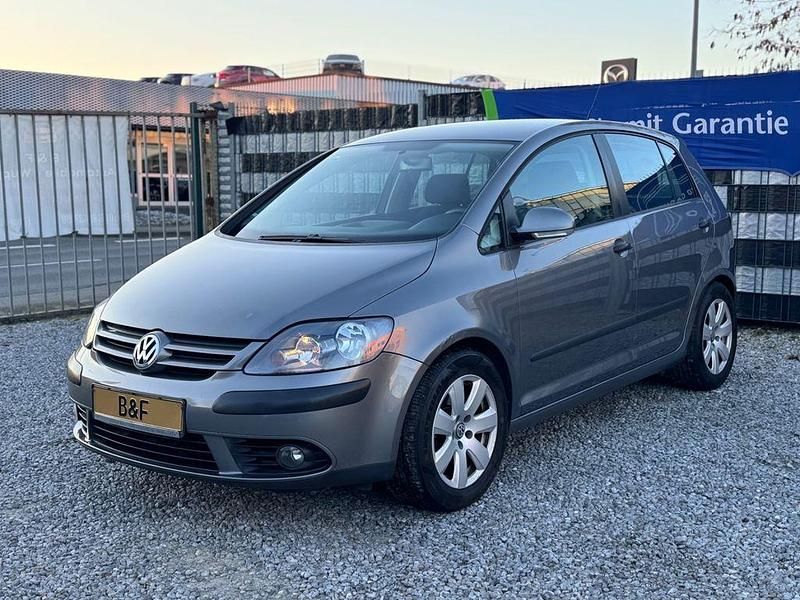 Grau Gebraucht 2006 VW Golf Trendline Limousine | 2.850 € (Fairer Preis) - Bild 1/4