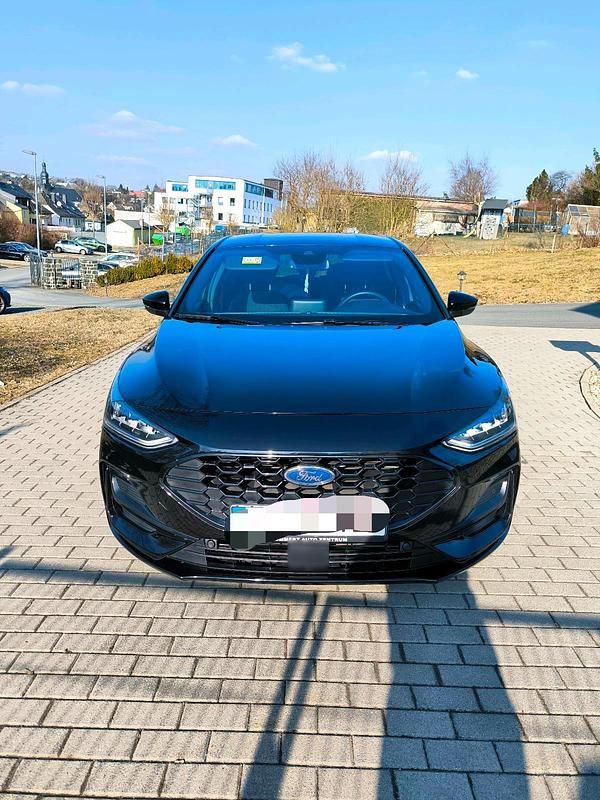 Gebraucht Ford Focus ST-Line 125 PS (91 kW) 2022 Schwarz Limousine