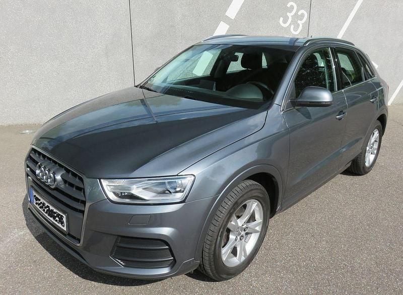 Grau Gebraucht 2016 Audi Q3 Design SUV | 17.900 € (Fairer Preis) - Bild 1/4