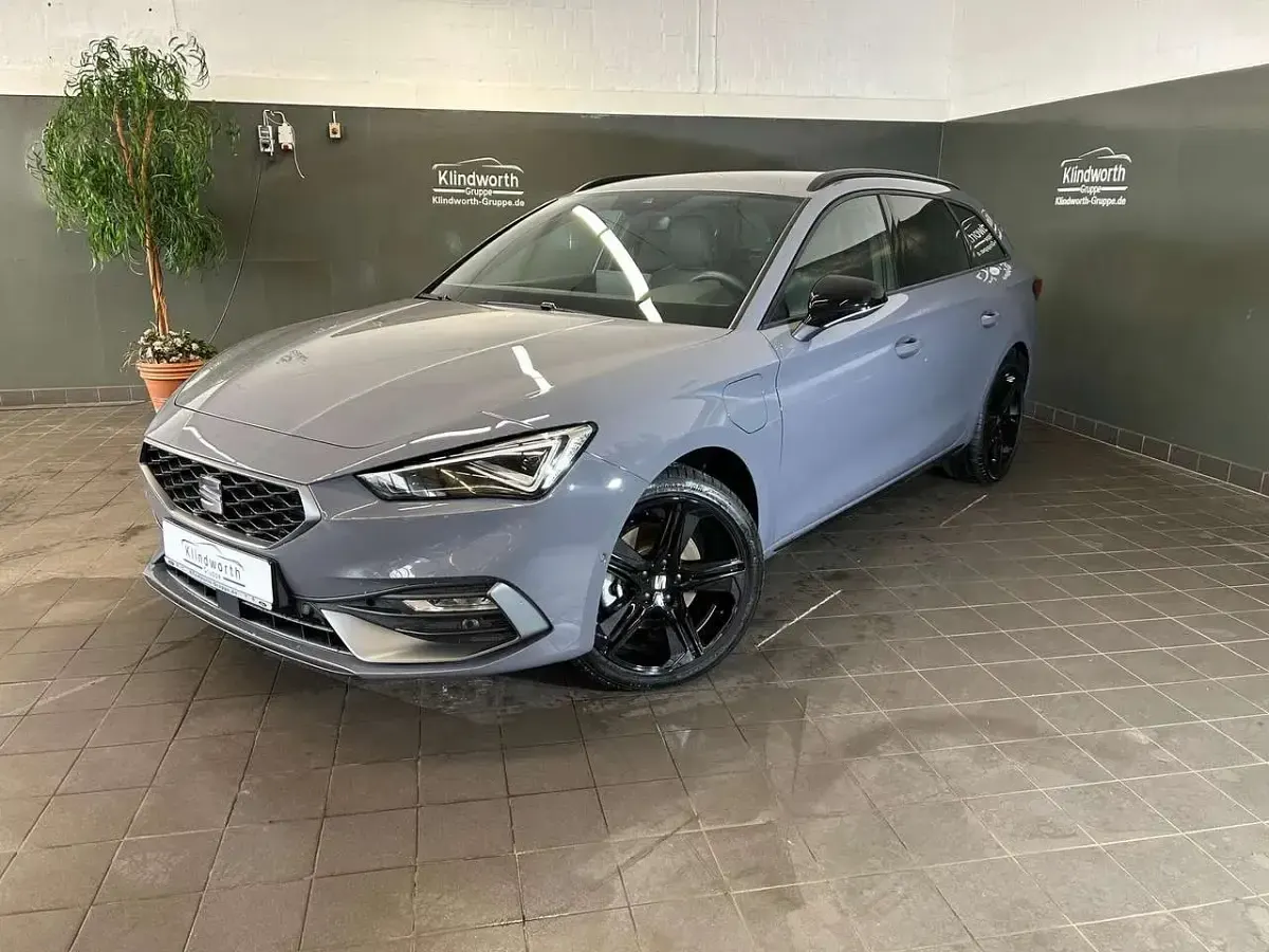Gebraucht Seat Leon ST Black Edition 204 PS (150 kW) 2025 Grau Kombi