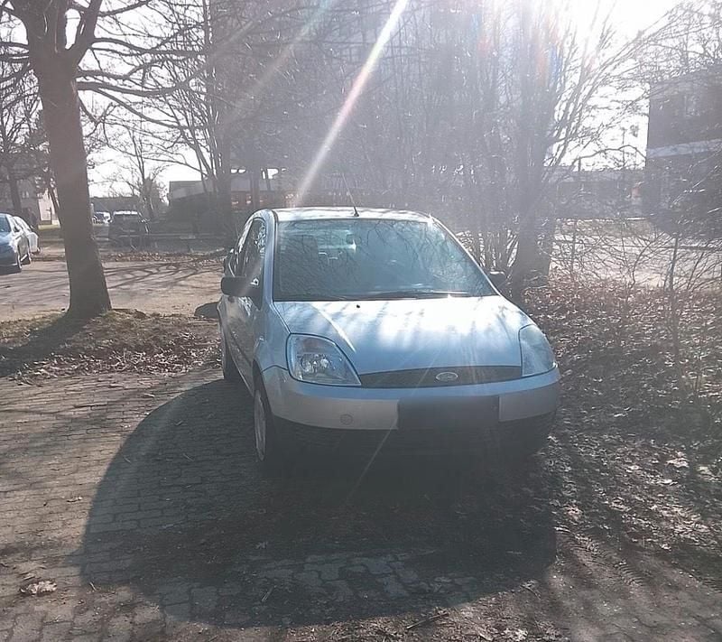 Gebraucht Ford Fiesta 80 PS (58 kW) 2003 Silber Kleinwagen