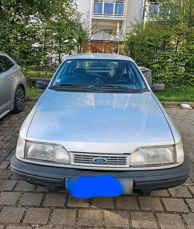 Second-hand Ford Sierra 80 CP (58 kW) 1990 Argintiu Berlinǎ