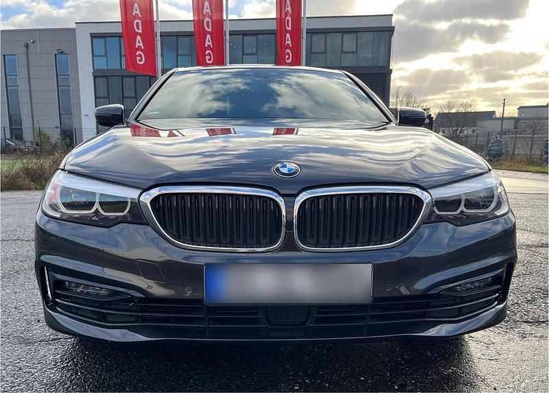 Gebraucht BMW 520 Efficient Dynamics 190 PS (139 kW) 2020 Grau Limousine