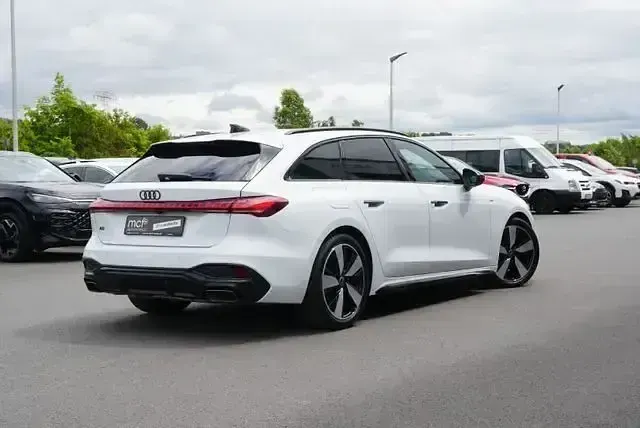 Gebraucht Audi A5 S-Line 204 PS (150 kW) 2025 Weiß Kombi