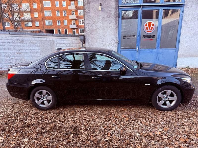 Gebraucht BMW 523 190 PS (139 kW) 2007 Schwarz Limousine