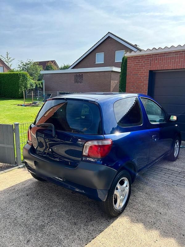 Gebraucht Toyota Yaris 69 PS (50 kW) 2002 Blau Kleinwagen