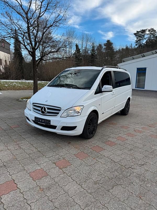 Weiß Gebraucht 2011 Mercedes Viano Van / Kleinbus | 9.250 € (Superpreis) - Bild 1/4