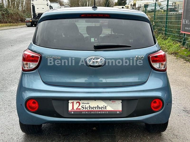 Gebraucht Hyundai i10 Passion Plus 67 PS (49 kW) 2018 Blau Kleinwagen