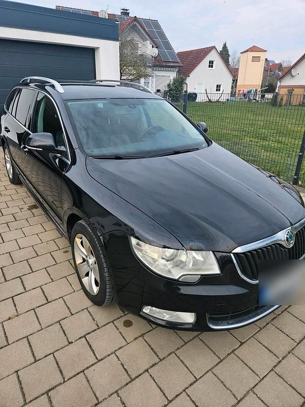 Gebraucht Skoda Superb 170 PS (125 kW) 2010 Schwarz Kombi
