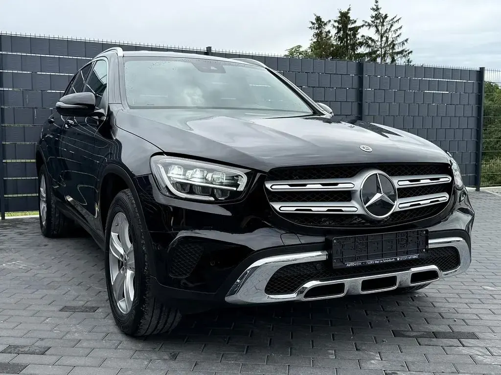 Gebraucht Mercedes GLC300de 194 PS (142 kW) 2020 Schwarz/baltic black SUV