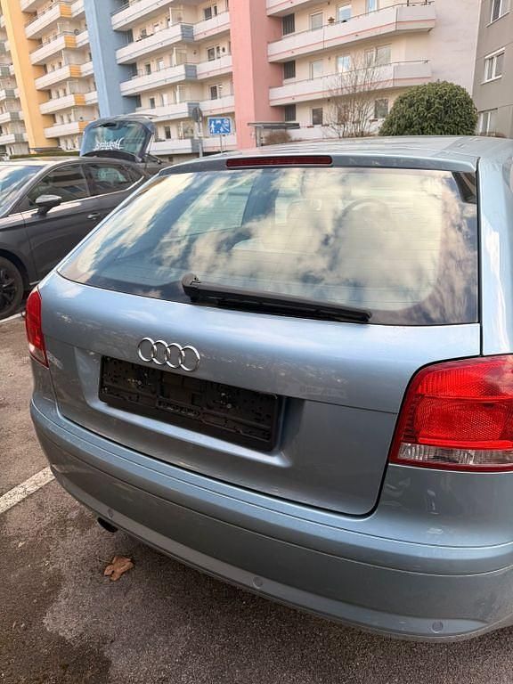 Gebraucht Audi A3 Ambiente 102 PS (75 kW) 2005 Grau Kleinwagen