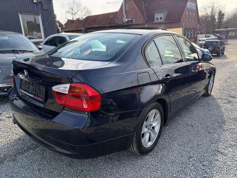 Gebraucht BMW 320 Sport Line 150 PS (110 kW) 2006 Blau Limousine