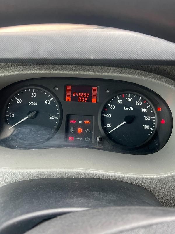 Second-hand Renault Master 116 CP (85 kW) 2005 Alb Monovolum