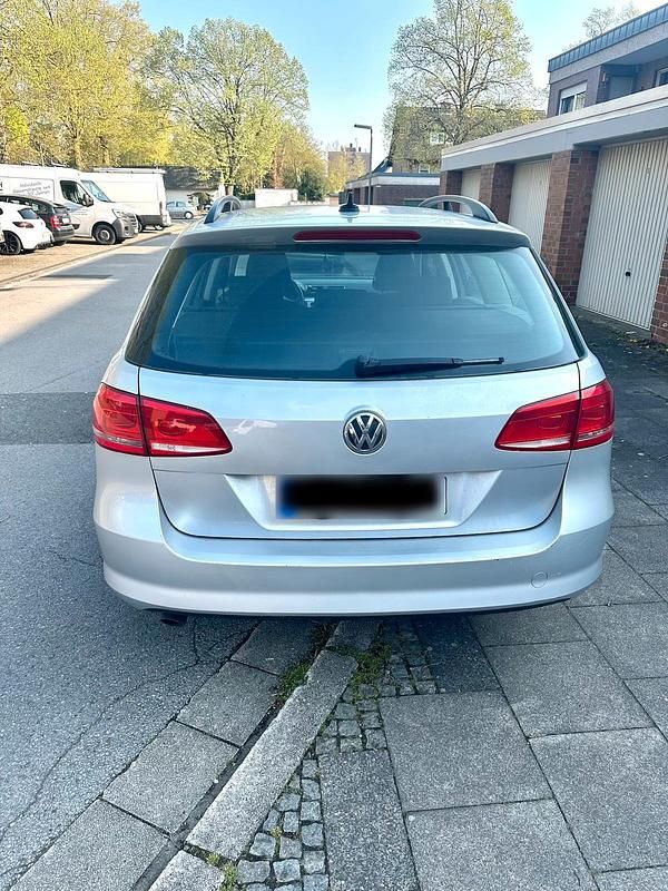 Gebraucht VW Passat 105 PS (77 kW) 2011 Silber Kombi
