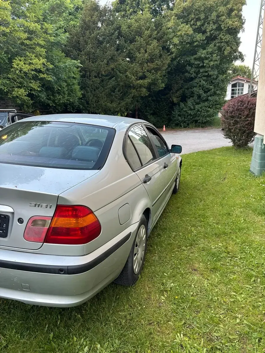 Gebraucht BMW 318 143 PS (105 kW) 2004 Silber Limousine