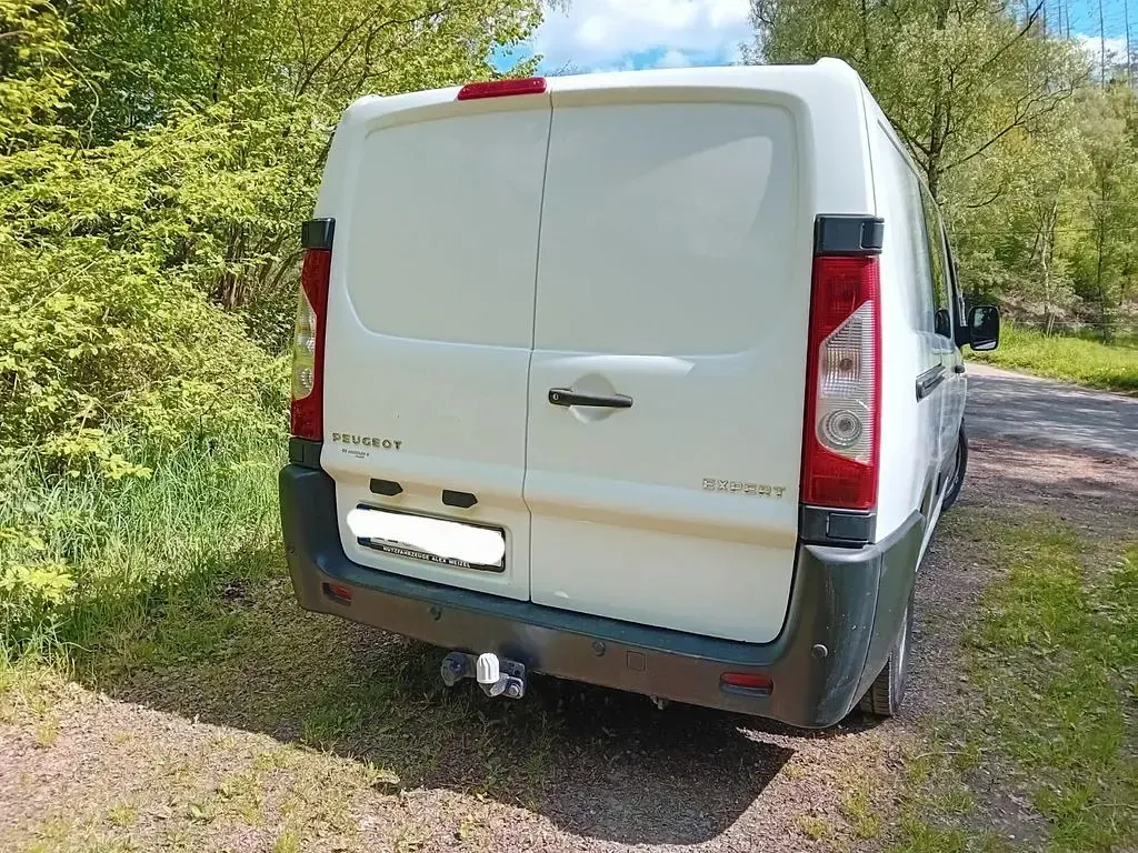 Gebraucht Peugeot TePee 128 PS (94 kW) 2012 Weiß Van / Kleinbus