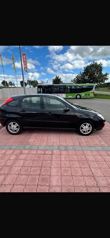 Gebraucht Ford Focus 116 PS (85 kW) 2000 Schwarz Kleinwagen