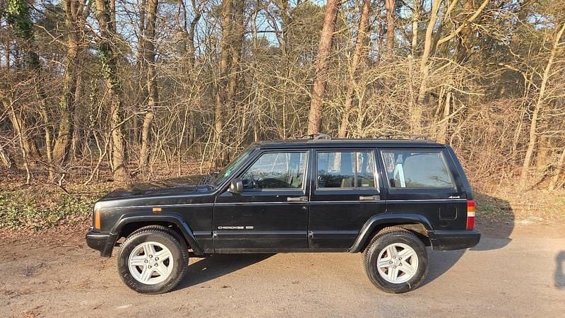 Gebraucht Jeep Cherokee 135 PS (99 kW) 2000 Schwarz SUV
