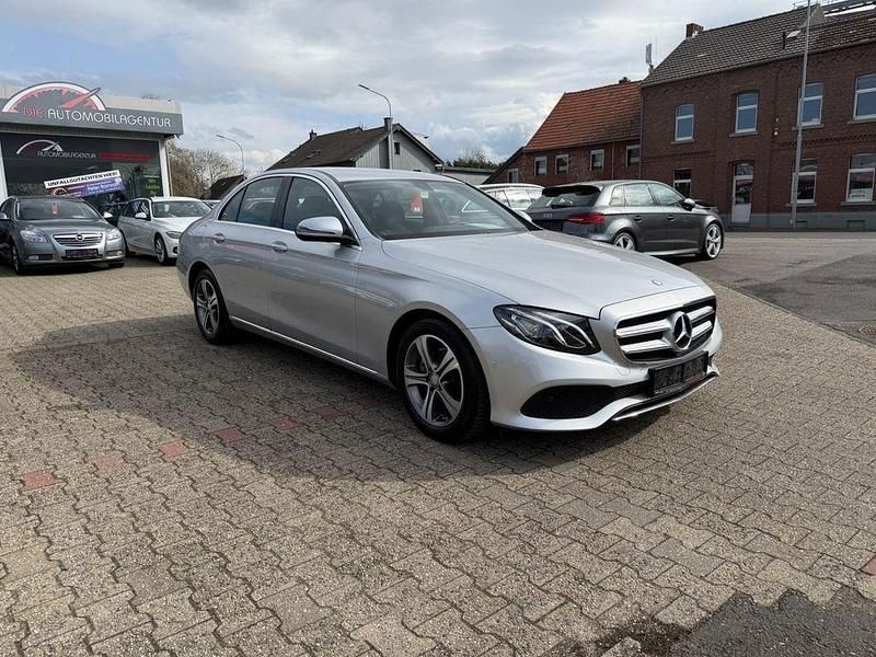 Gebraucht Mercedes E220 Avantgarde 194 PS (142 kW) 2017 Silber Limousine