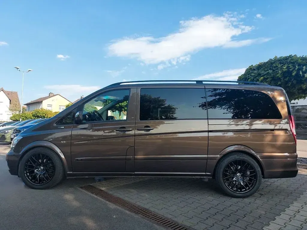 Gebraucht Mercedes Viano Edition 224 PS (164 kW) 2011 Braun Van / Kleinbus