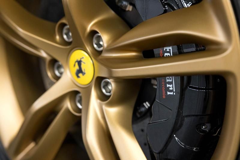 Second-hand Ferrari 296 829 CP (609 kW) 2024 Verde Cabrio