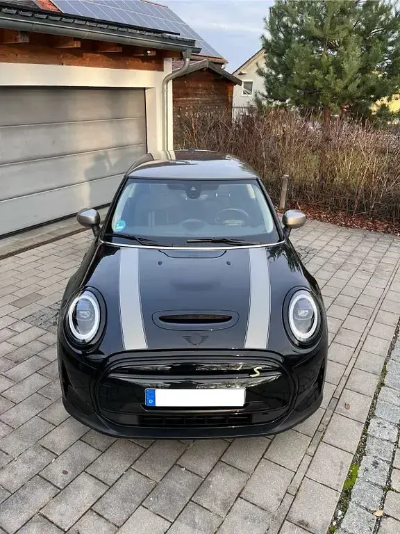 Gebraucht Mini Cooper SE 135 kW (184 PS) 2023 Schwarz Kleinwagen