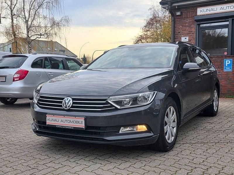 Gebraucht VW Passat Trendline 120 PS (88 kW) 2017 Grau Kombi