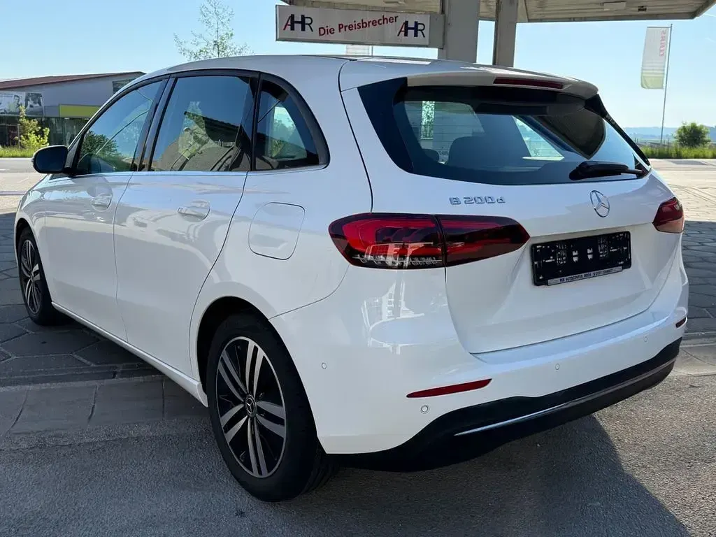 Gebraucht Mercedes 200 150 PS (110 kW) 2019 Weiß Limousine