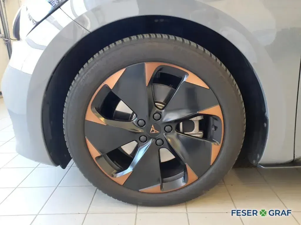 Gebraucht Cupra Born 169 kW (231 PS) 2024 Vaporgrau Kleinwagen