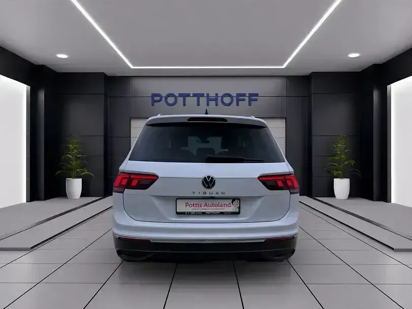 Gebraucht VW Tiguan Move 150 PS (110 kW) 2024 Weiß SUV