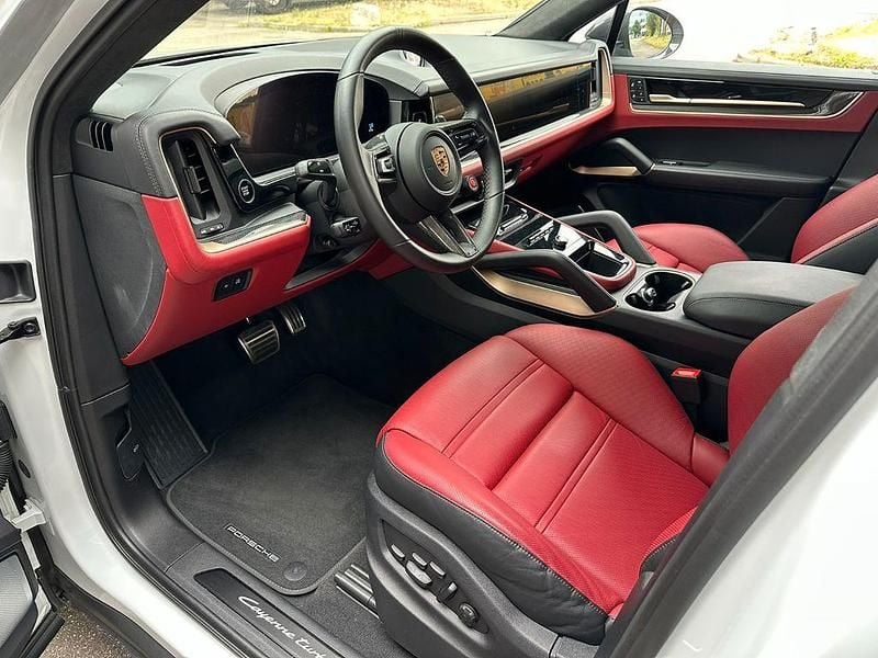 Gebraucht Porsche Cayenne Turbo E-Hybrid 740 PS (544 kW) 2024 Weiß SUV
