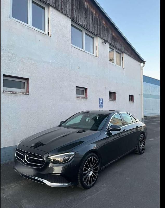 Gebraucht 2022 Mercedes E200 Avantgarde Limousine | 43.000 € (Teuer) - Bild 1/4