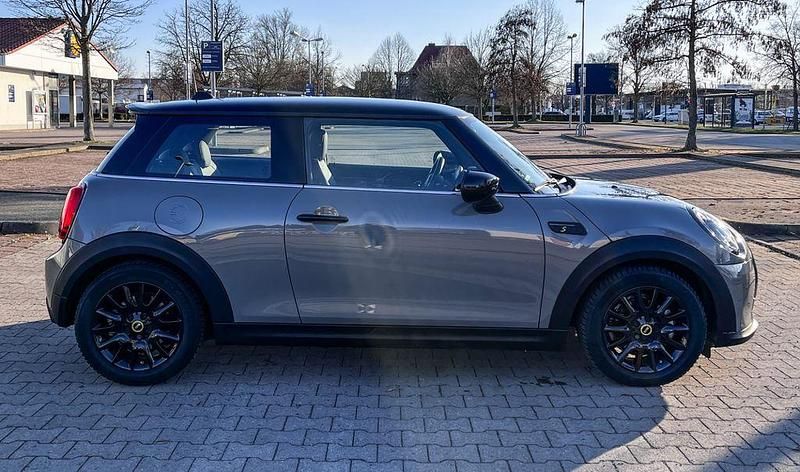Gebraucht Mini Cooper SE 135 kW (184 PS) 2021 Schwarz Kleinwagen