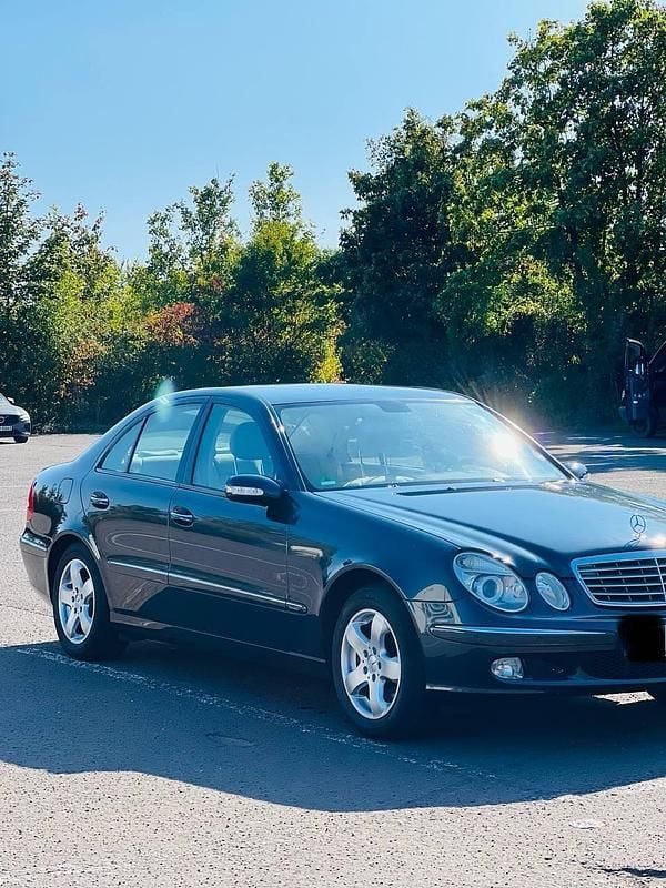 Gebraucht Mercedes E320 Elegance 224 PS (164 kW) 2003 Blau Limousine