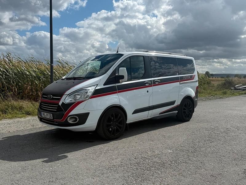Weiß Gebraucht 2015 Ford Tourneo Custom Van / Kleinbus | 18.000 € - Bild 1/4