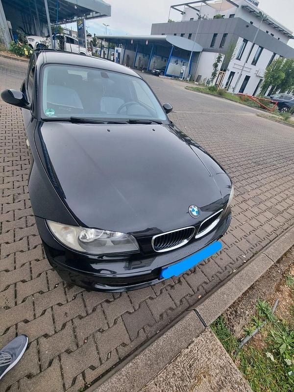 Gebraucht BMW 116 122 PS (89 kW) 2009 Schwarz Kleinwagen