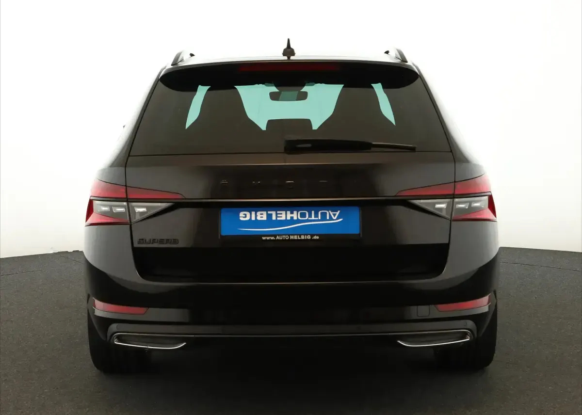 Gebraucht Skoda Superb SportLine 190 PS (139 kW) 2021 Black magic perleffekt Kombi